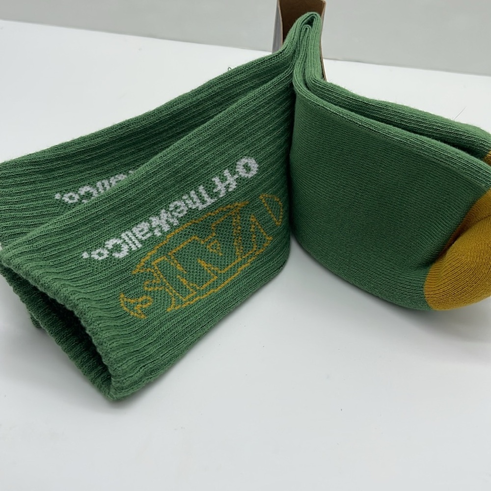Vans Green Crew Socks VANS®
"OFF THE WALL" 1 pair Crew Socks Size Medium NWT - Picture 4 of 16